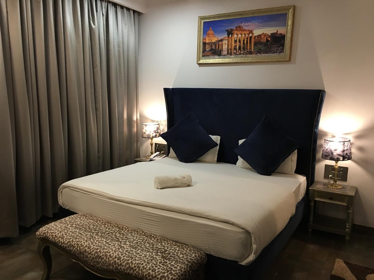 Hotel Posh Chandīgarh 外观 照片