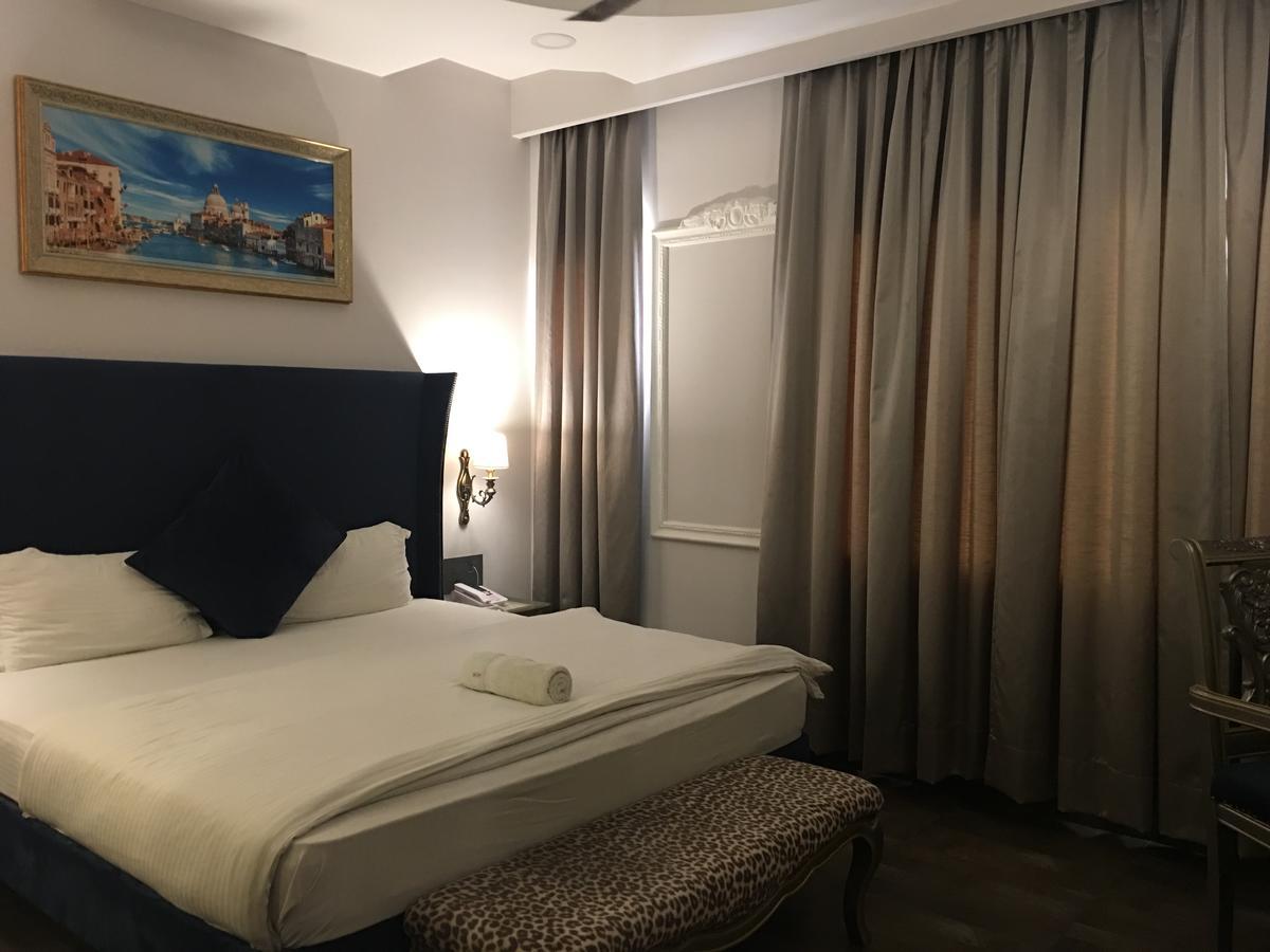 Hotel Posh Chandīgarh 外观 照片