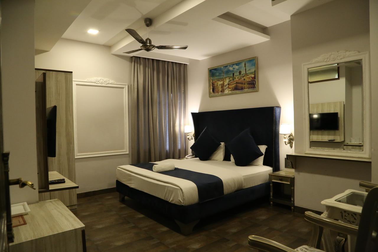 Hotel Posh Chandīgarh 外观 照片