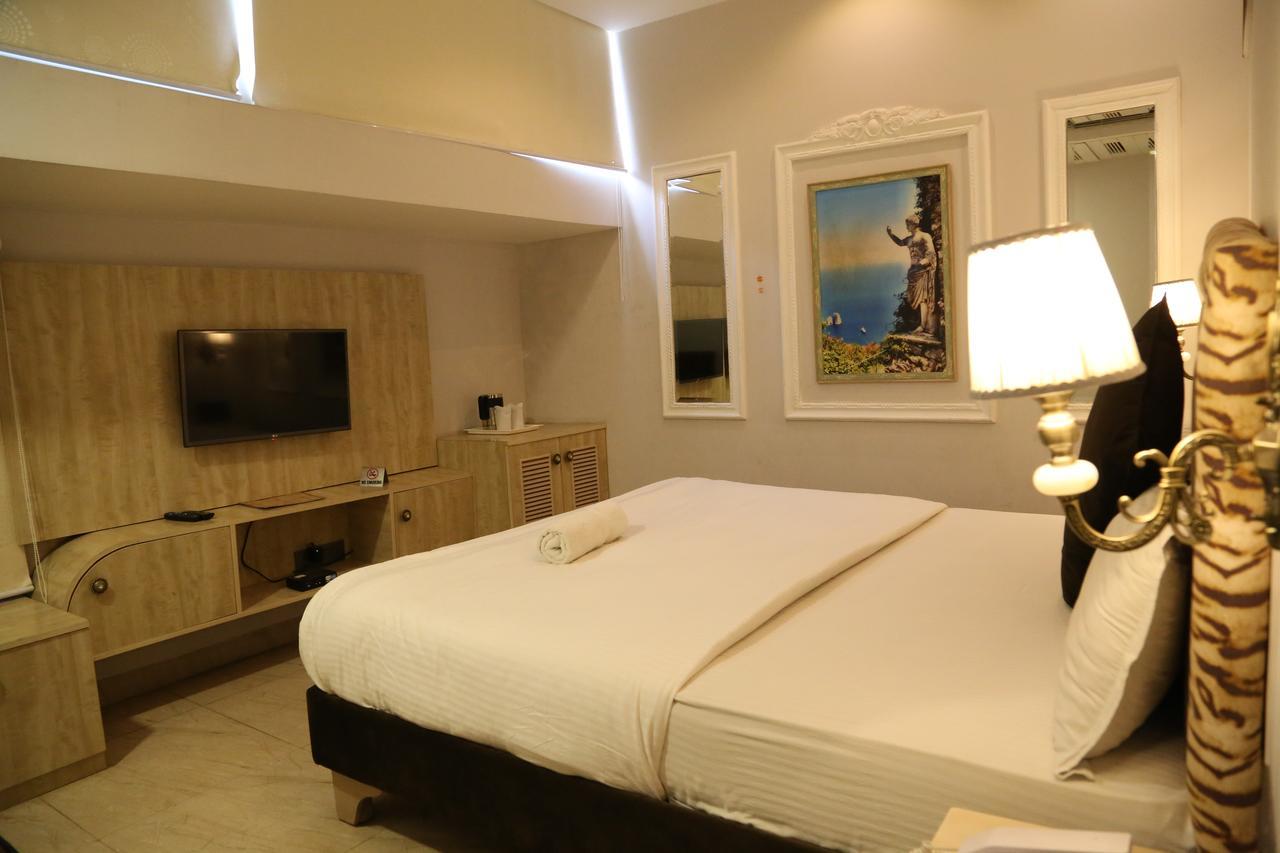 Hotel Posh Chandīgarh 外观 照片
