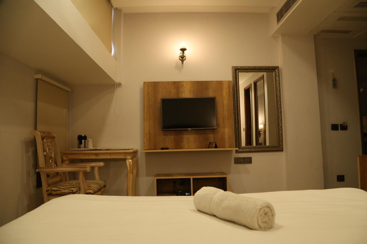 Hotel Posh Chandīgarh 外观 照片