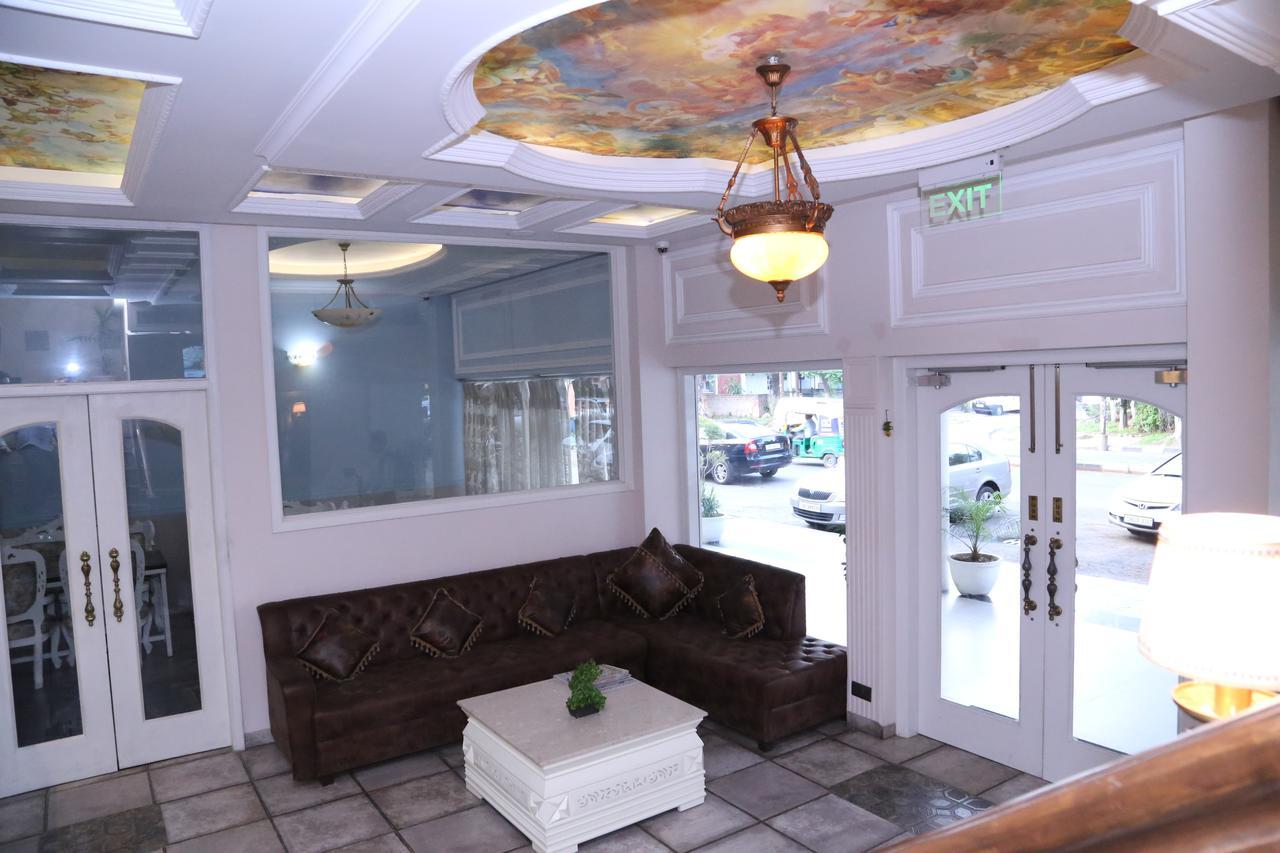 Hotel Posh Chandīgarh 外观 照片