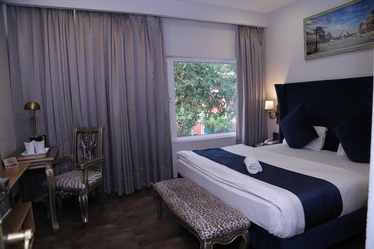 Hotel Posh Chandīgarh 外观 照片