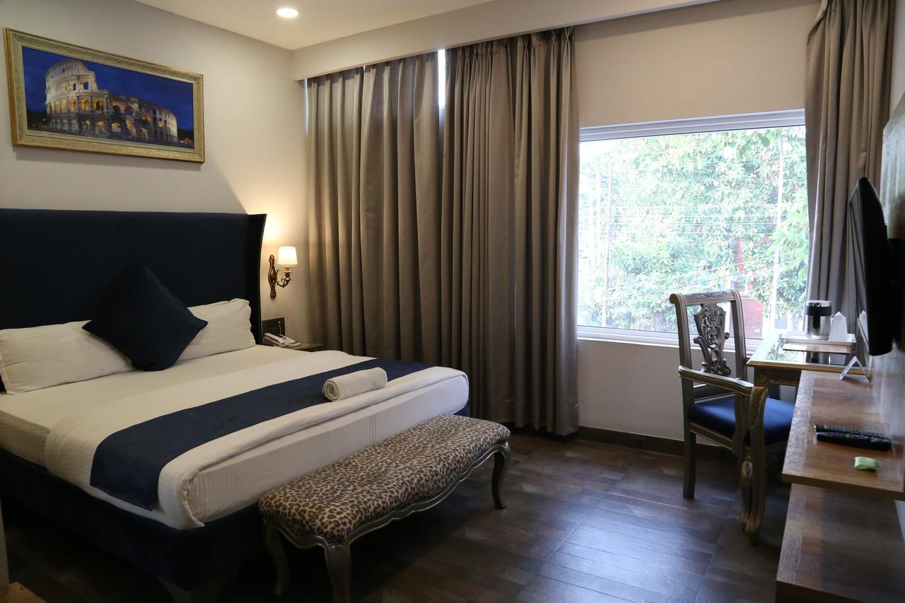 Hotel Posh Chandīgarh 外观 照片