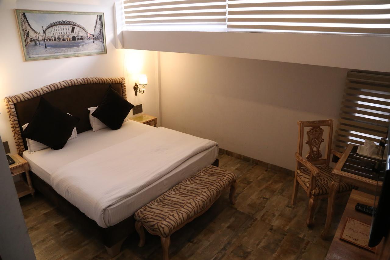 Hotel Posh Chandīgarh 外观 照片