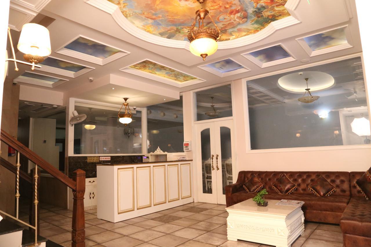 Hotel Posh Chandīgarh 外观 照片