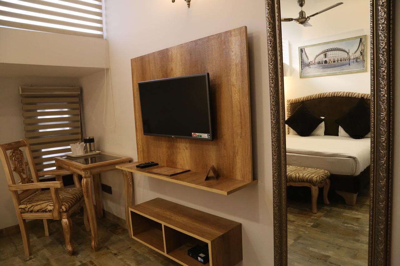 Hotel Posh Chandīgarh 外观 照片