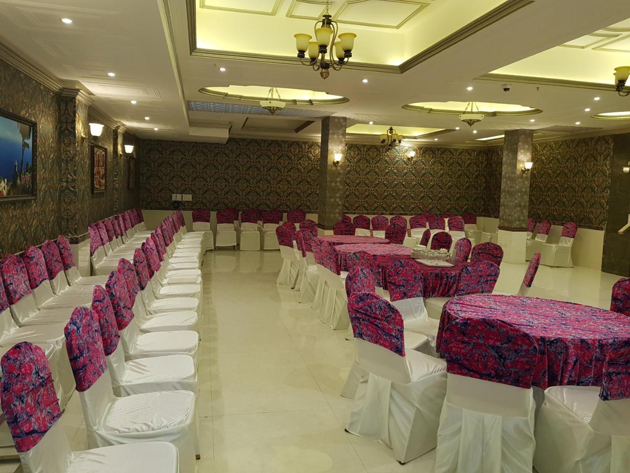 Hotel Posh Chandīgarh 外观 照片