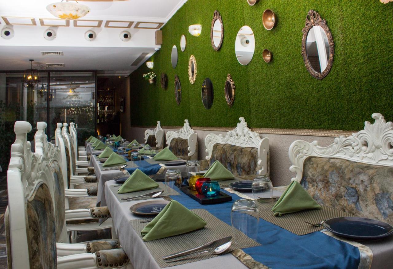 Hotel Posh Chandīgarh 外观 照片